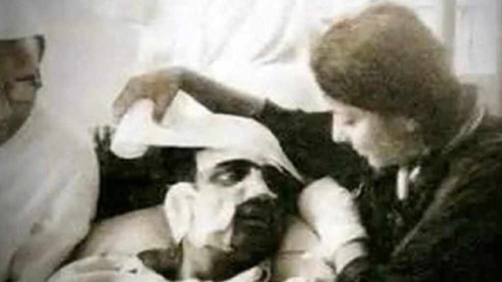 Sunil Dutt, Nargis'i Ana Hindistan setindeki yangından kurtardı. Kısa süre sonra evlendiler; Raj kalbi kırıldı