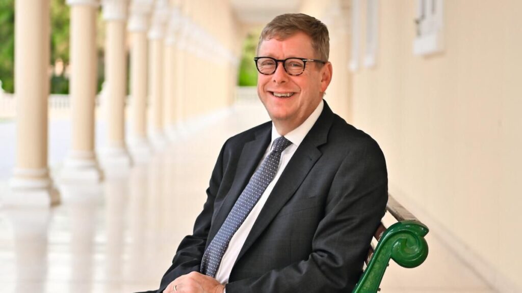 Dr. Tod Laursen, Chancellor, AUS